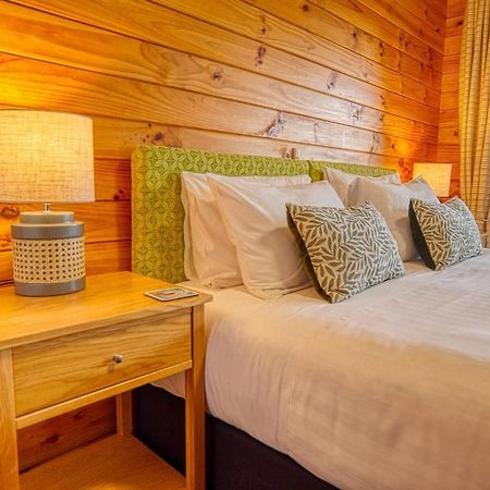 Paparoa Beach Hideaway With Hot Tub Barrytown Eksteriør billede