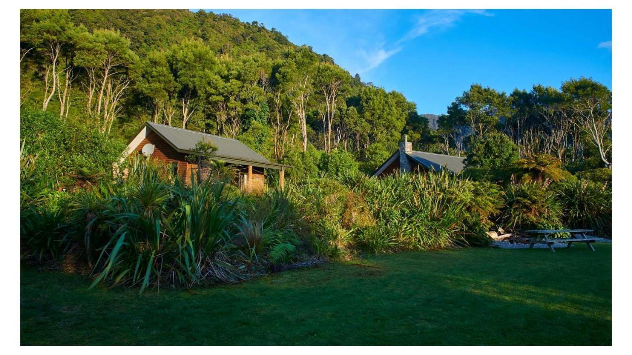 Paparoa Beach Hideaway With Hot Tub Barrytown Eksteriør billede