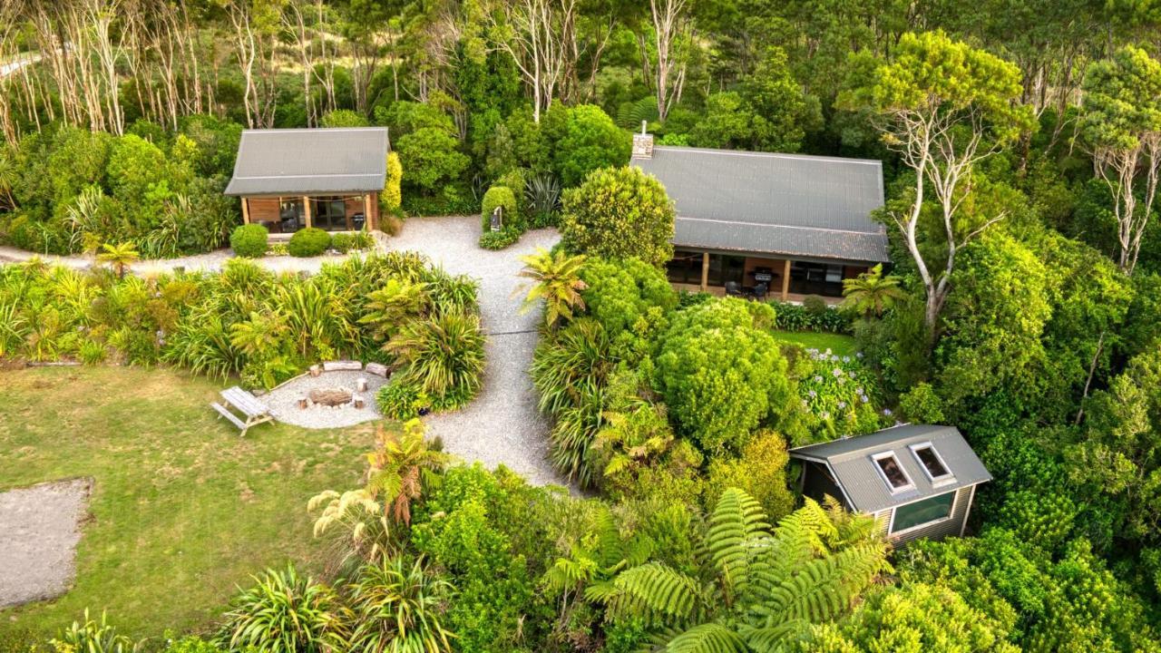 Paparoa Beach Hideaway With Hot Tub Barrytown Eksteriør billede