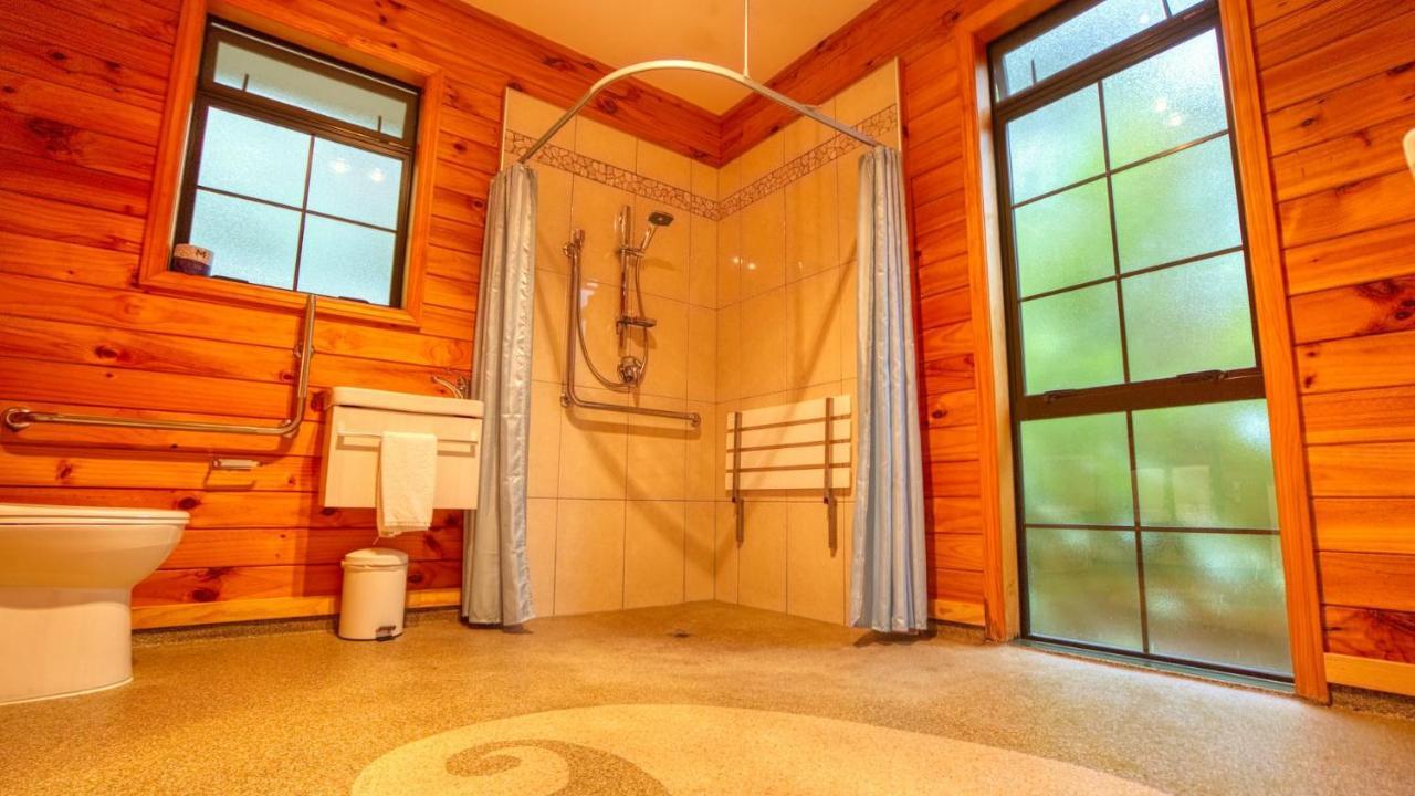 Paparoa Beach Hideaway With Hot Tub Barrytown Eksteriør billede