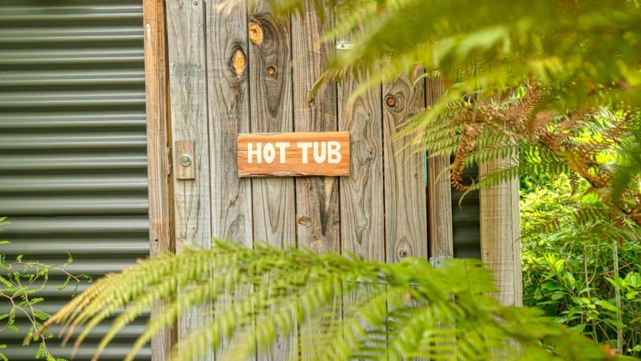 Paparoa Beach Hideaway With Hot Tub Barrytown Eksteriør billede