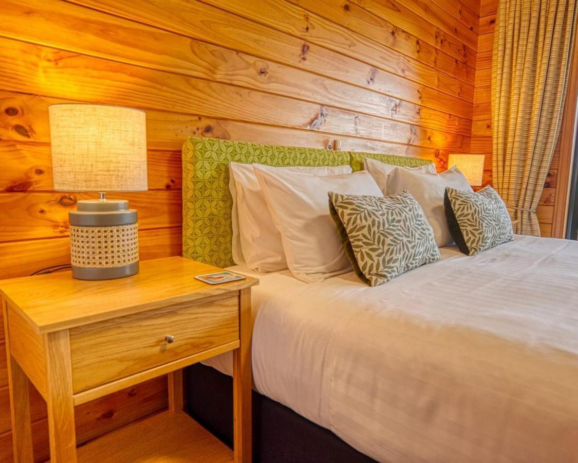 Paparoa Beach Hideaway With Hot Tub Barrytown Eksteriør billede