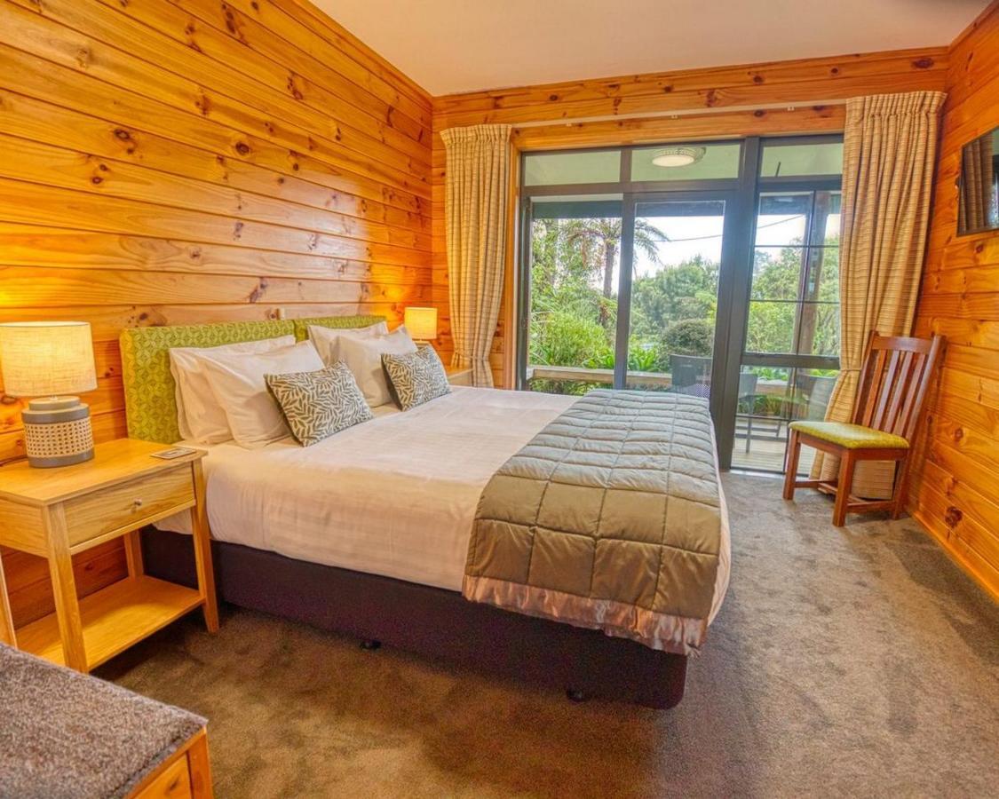 Paparoa Beach Hideaway With Hot Tub Barrytown Eksteriør billede