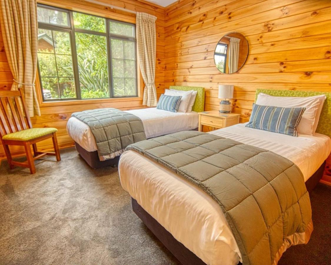 Paparoa Beach Hideaway With Hot Tub Barrytown Eksteriør billede